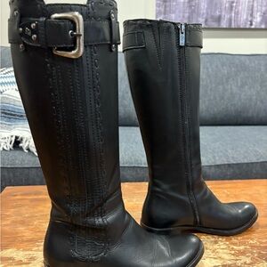 Elegant Black Leather Heeled Boots with Buckle